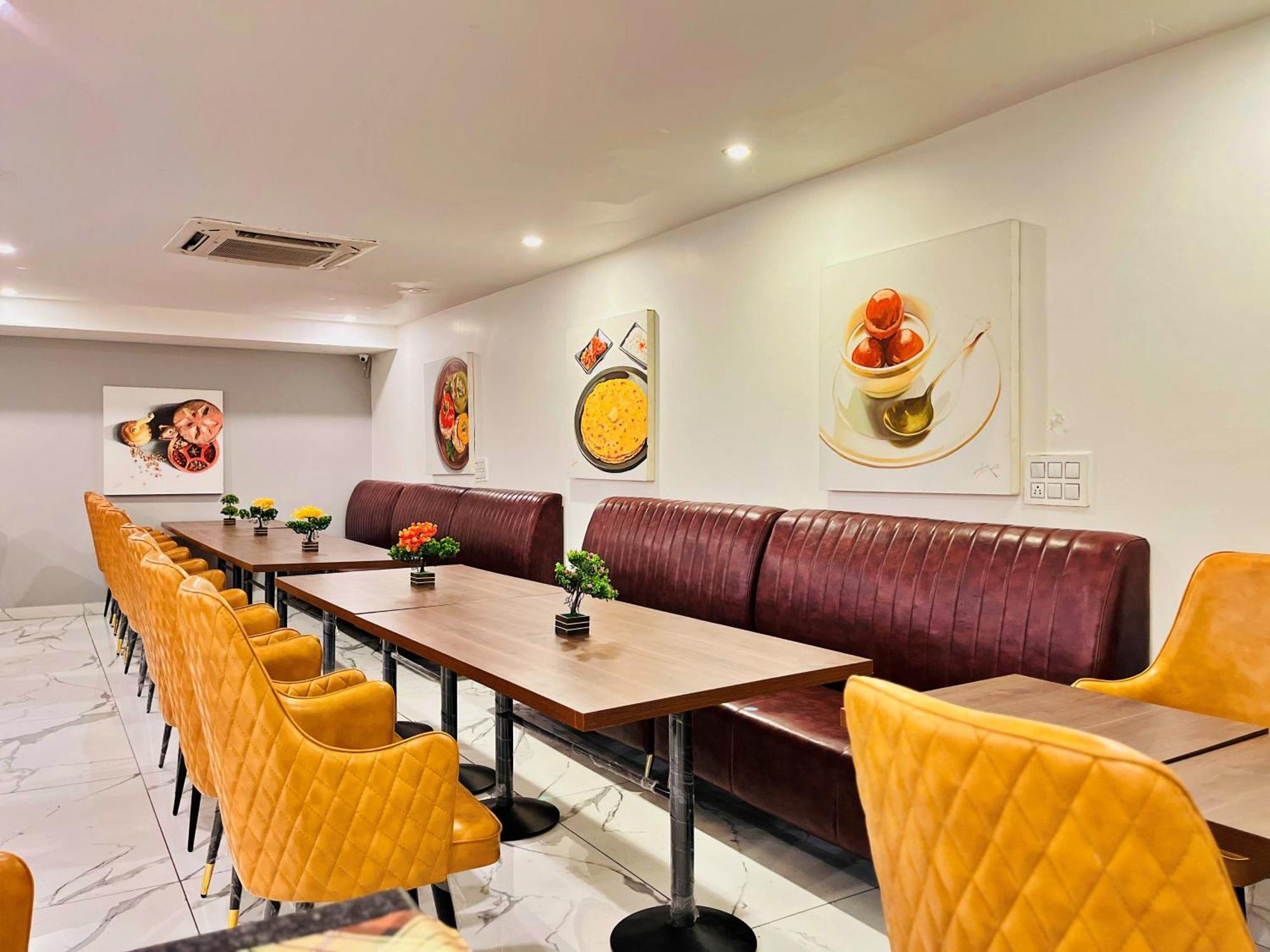 Aamantran Residency Hotel, Sohna Road, Sector 49, Gurugram Gurgaon Eksteriør billede