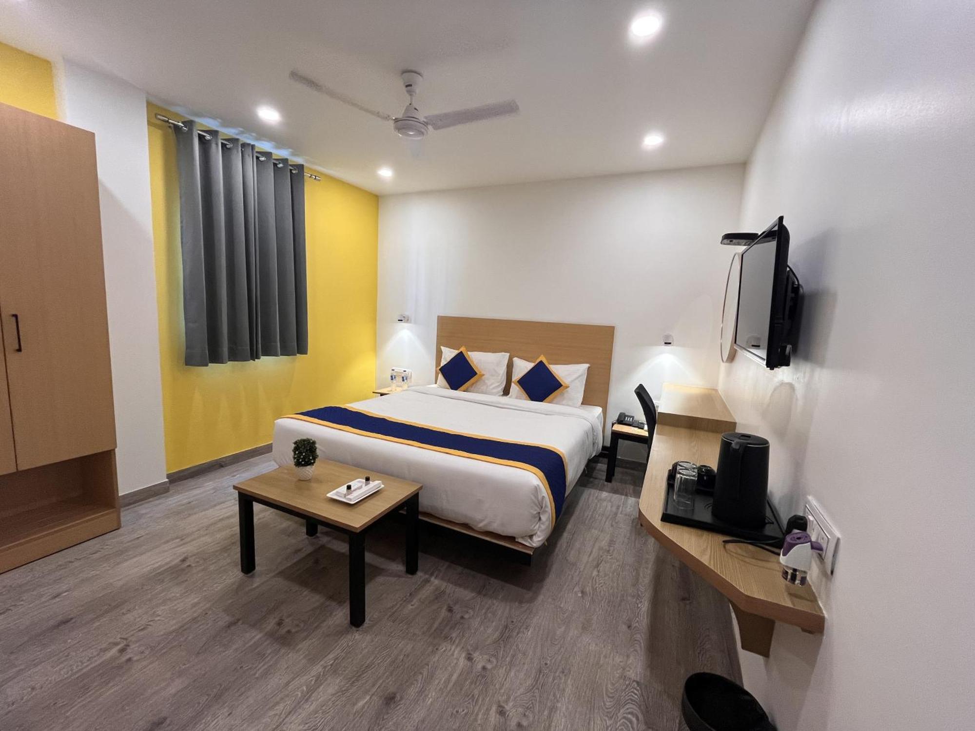 Aamantran Residency Hotel, Sohna Road, Sector 49, Gurugram Gurgaon Eksteriør billede