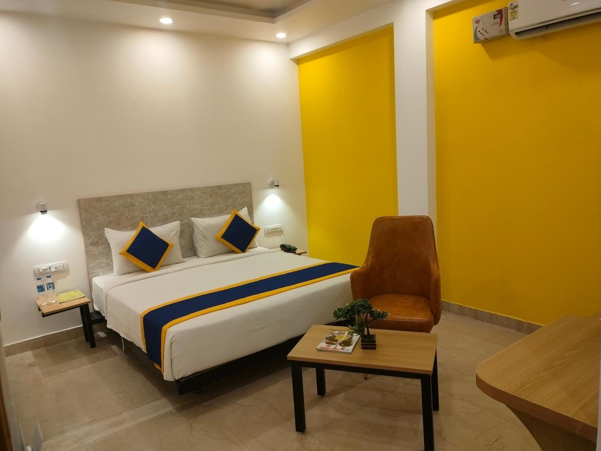 Aamantran Residency Hotel, Sohna Road, Sector 49, Gurugram Gurgaon Eksteriør billede