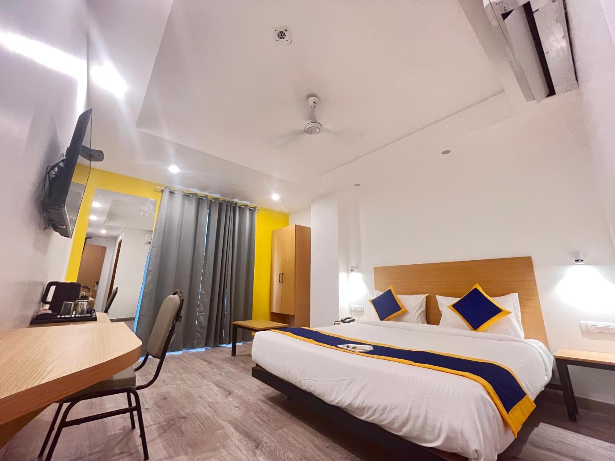 Aamantran Residency Hotel, Sohna Road, Sector 49, Gurugram Gurgaon Eksteriør billede