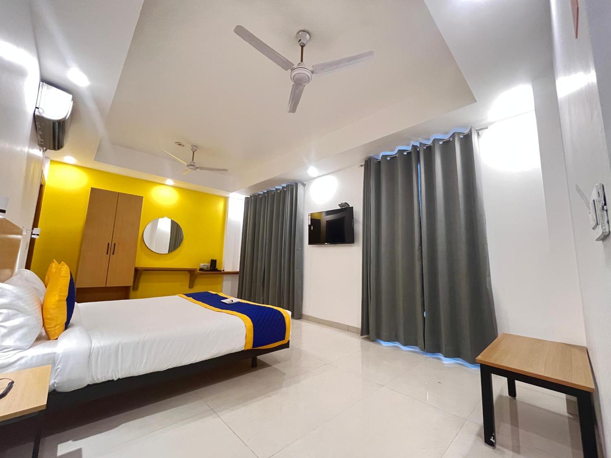 Aamantran Residency Hotel, Sohna Road, Sector 49, Gurugram Gurgaon Eksteriør billede