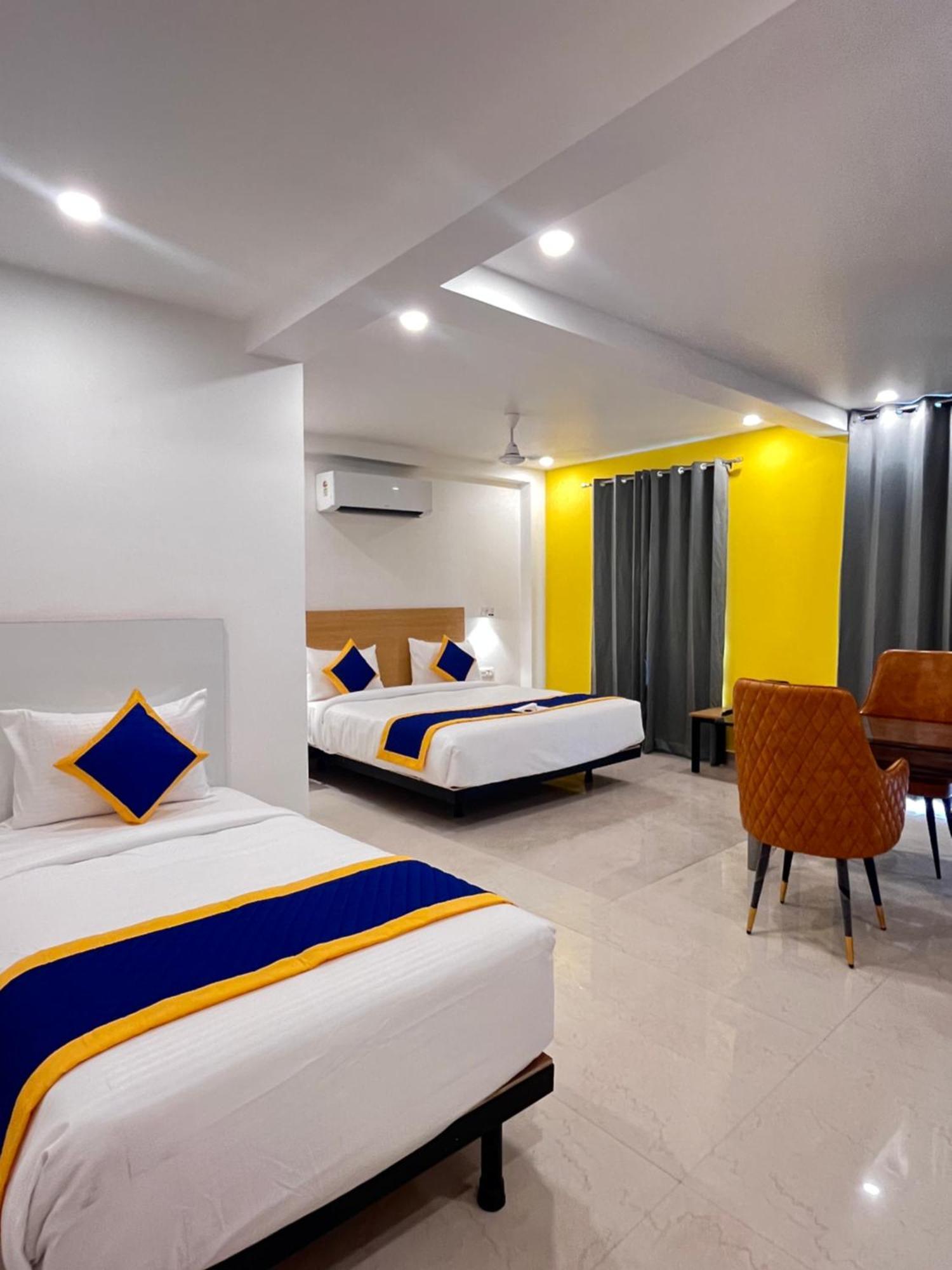Aamantran Residency Hotel, Sohna Road, Sector 49, Gurugram Gurgaon Eksteriør billede