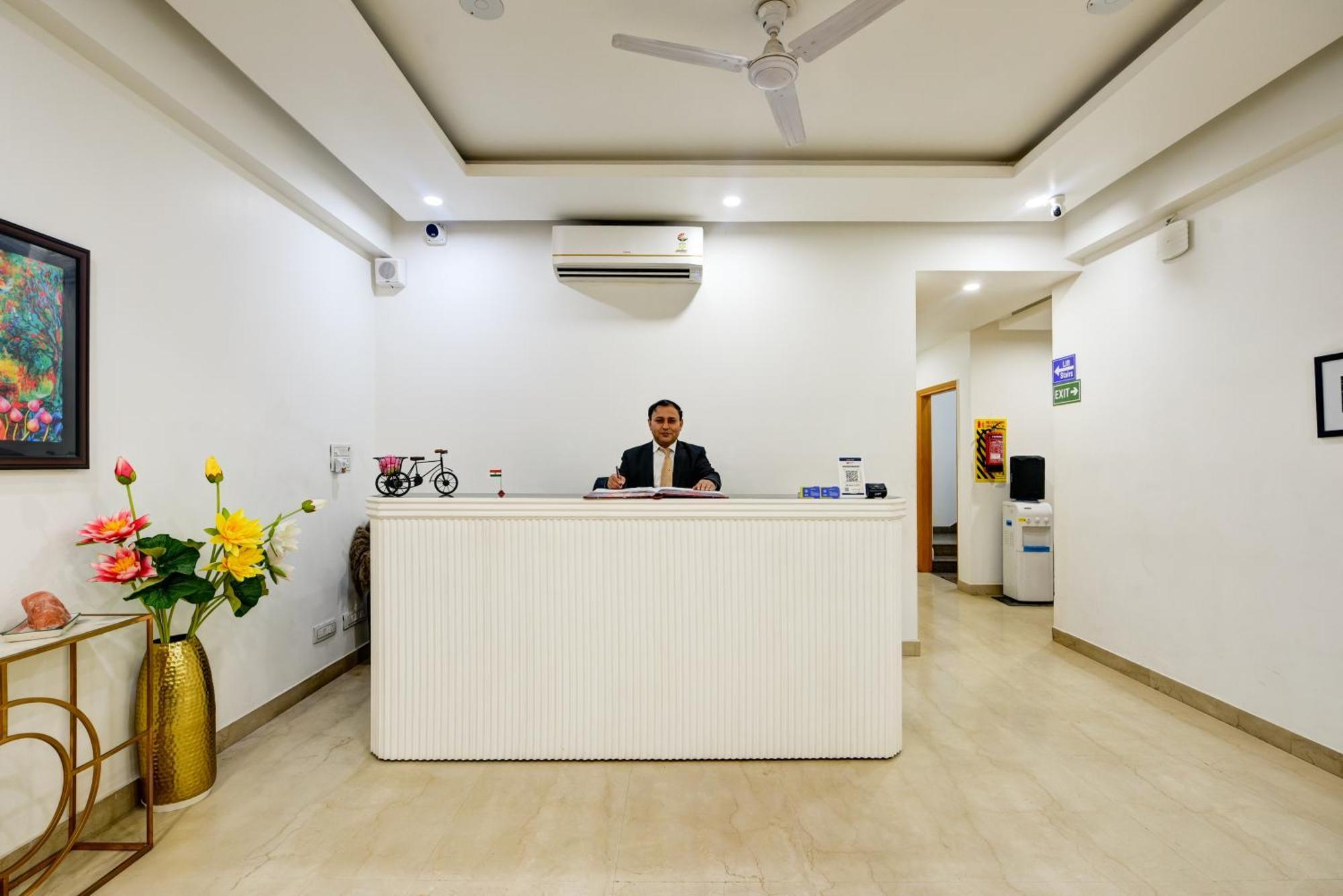 Aamantran Residency Hotel, Sohna Road, Sector 49, Gurugram Gurgaon Eksteriør billede