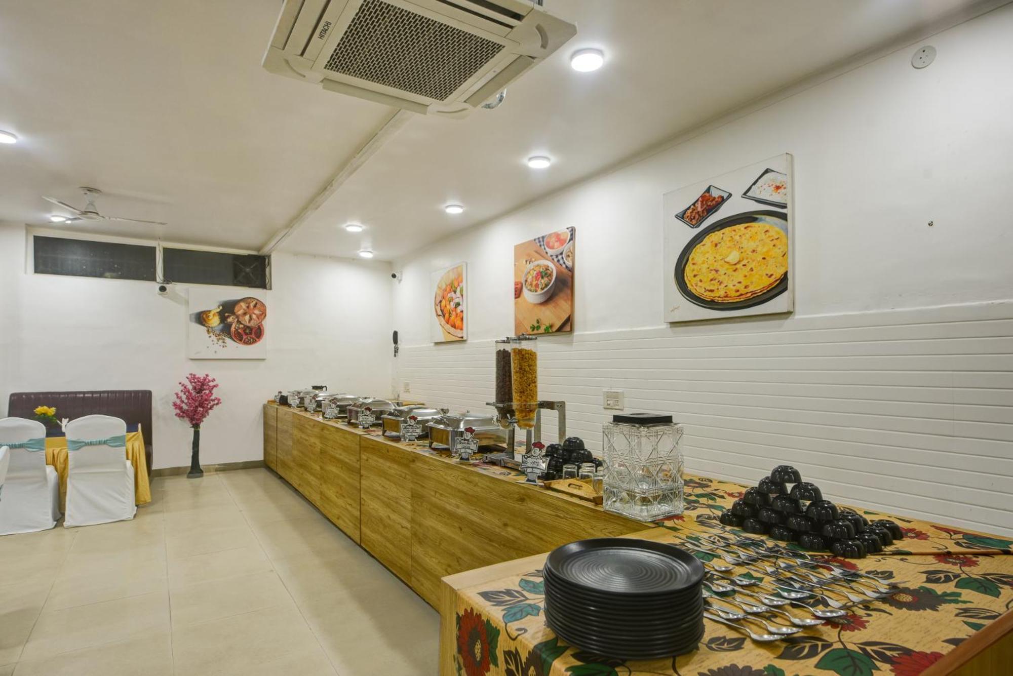 Aamantran Residency Hotel, Sohna Road, Sector 49, Gurugram Gurgaon Eksteriør billede